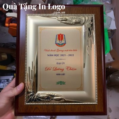 Bảng vinh danh in logo quà tặng