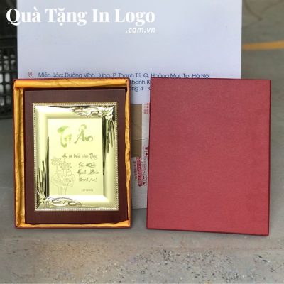 Bảng vinh danh in logo quà tặng