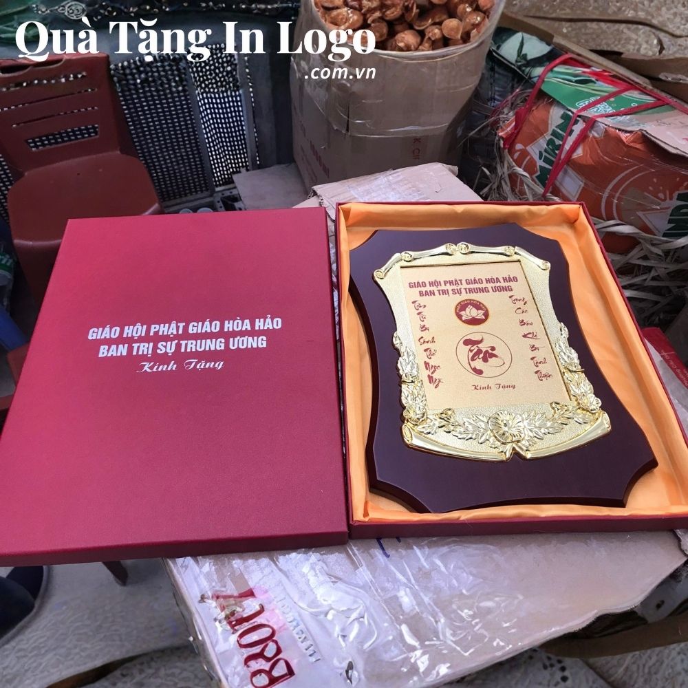 Bảng vinh danh in logo quà tặng