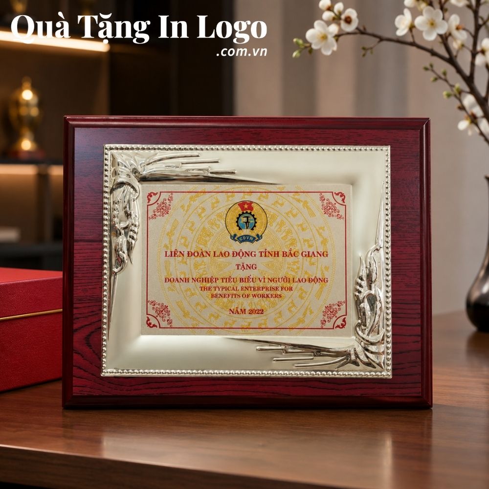 Bảng vinh danh in logo quà tặng