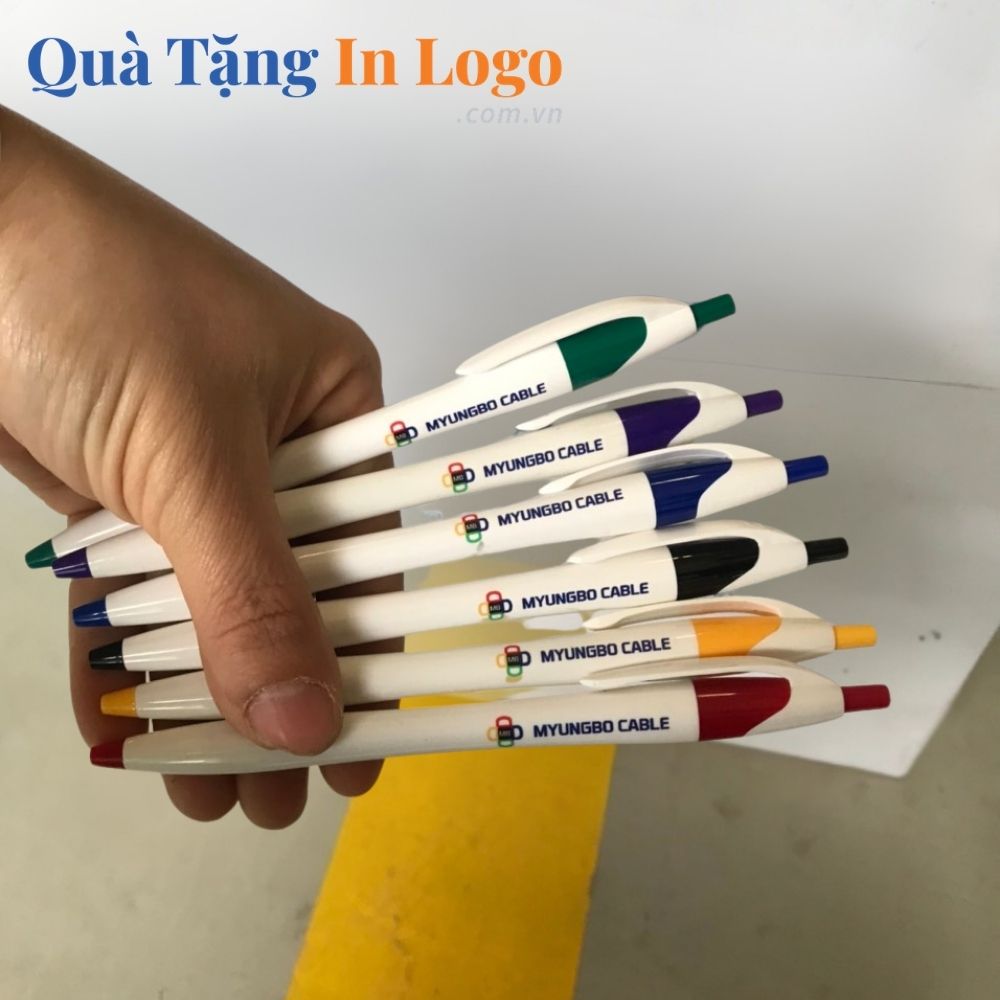 Bút bi in logo quà tặng