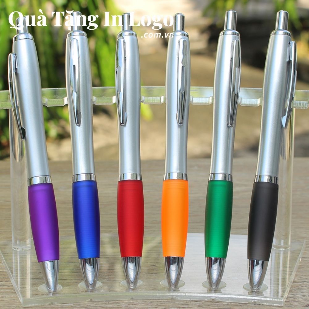 Bút bi in logo quà tặng