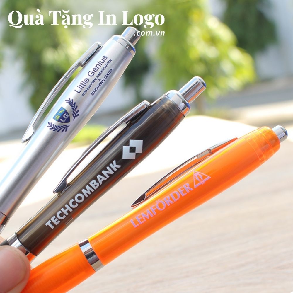Bút bi in logo quà tặng