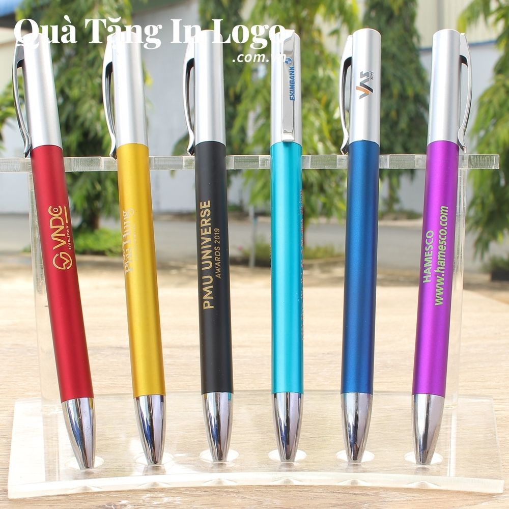 Bút bi in logo quà tặng