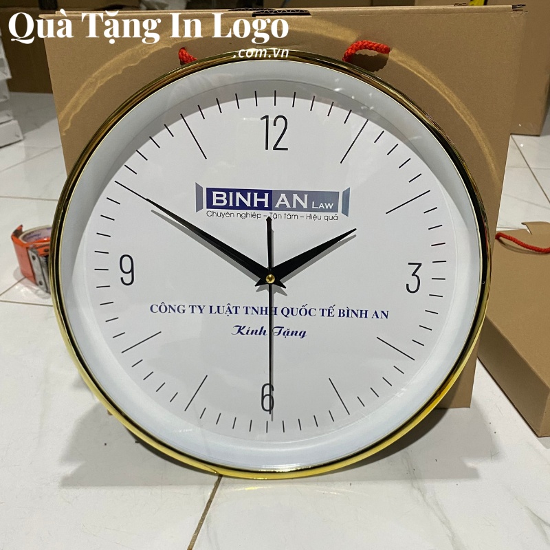 Đồng hồ treo tường in logo