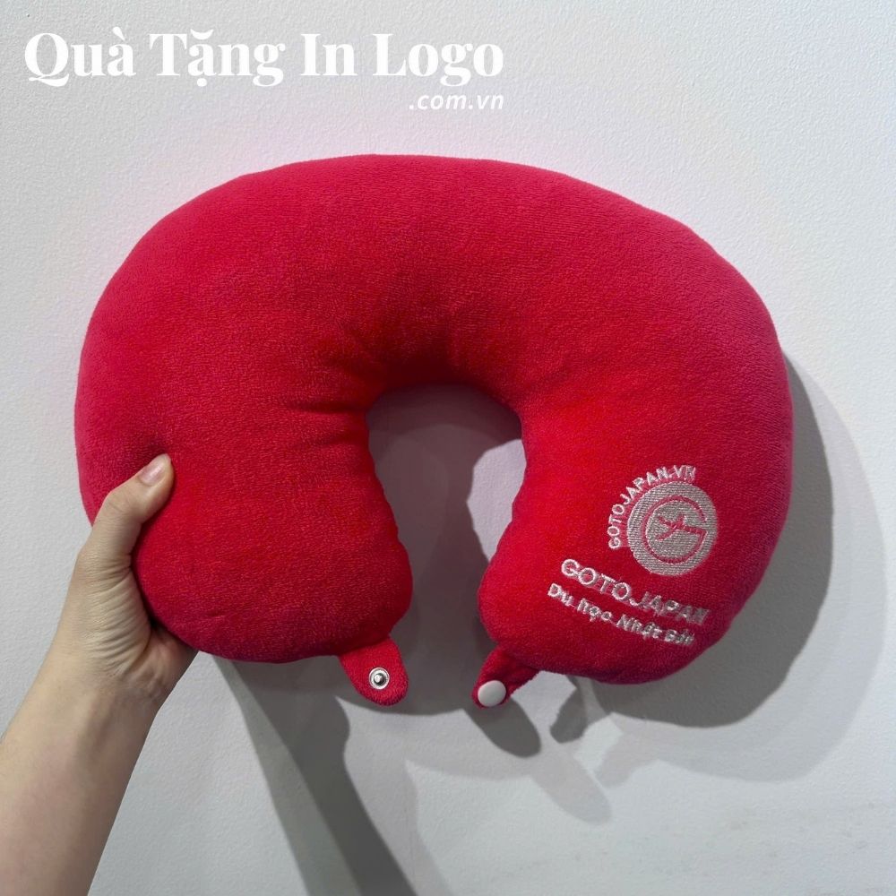 Gối chữ U in/thêu logo quà tặng