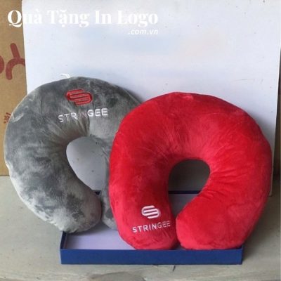 Gối chữ U in/thêu logo quà tặng
