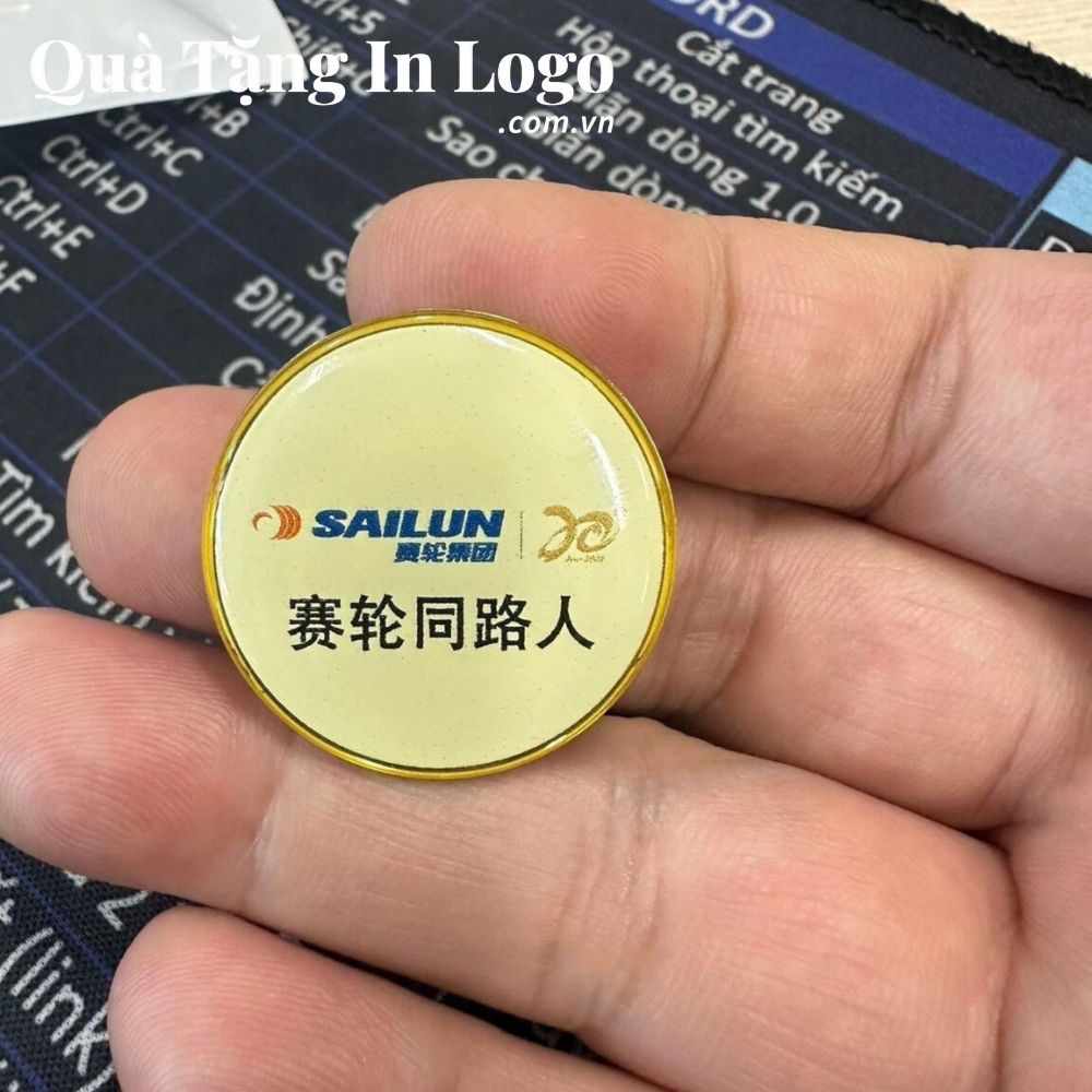 Huy hiệu quà tặng in logo