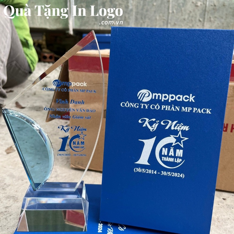 Kỷ Niệm Chương Quà Tặng In Khắc Logo - Ảnh 54
