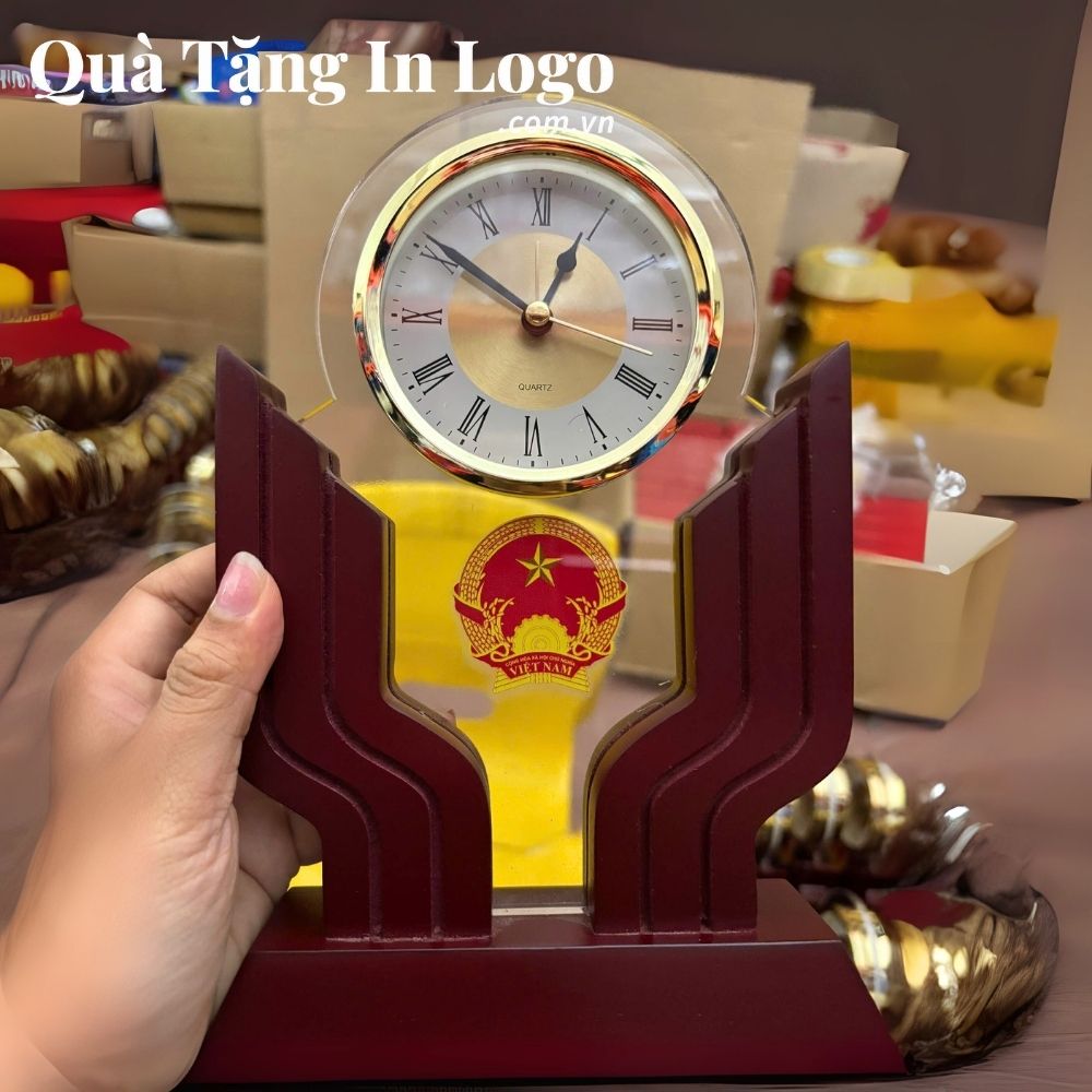 Đồng hồ để bàn quà tặng